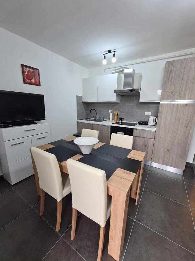 Valkane Beach Studio Apartment PUY Eksteriør bilde